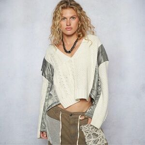 POL Cream and Gray Women's Sweater